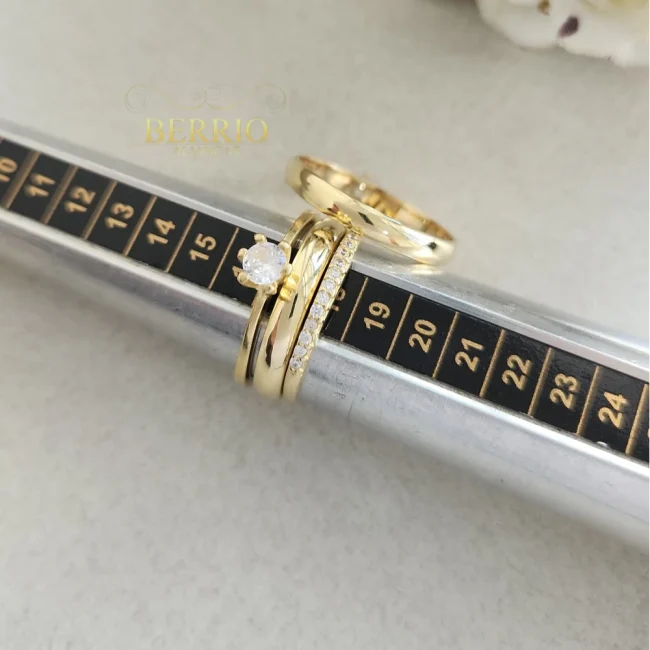 Combo Alianças de Moedas Antigas em Cascavel com Aparador Cravejado + Anel Solitário