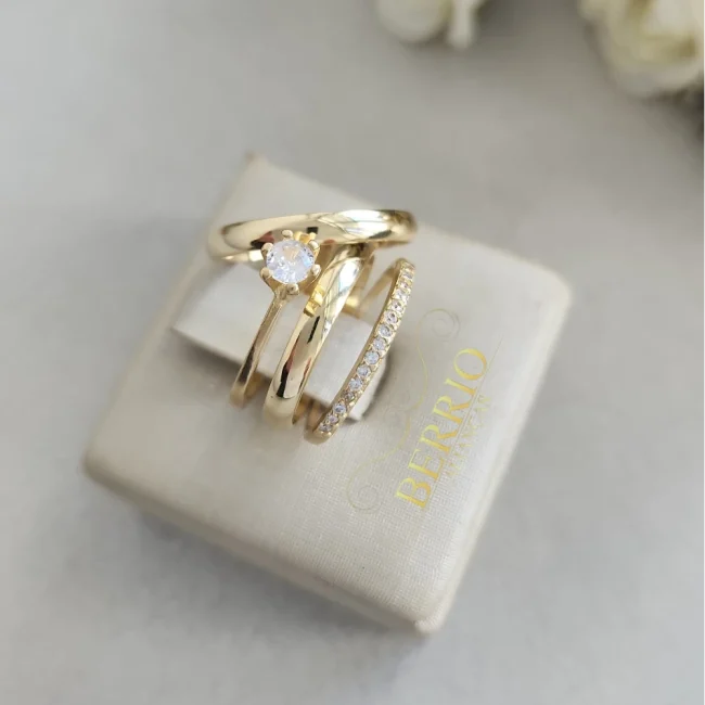 Combo Alianças de Moedas Antigas em Cascavel com Aparador Cravejado + Anel Solitário