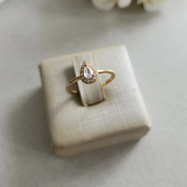 Anel Solitário de Moedas Antigas Bella Gota