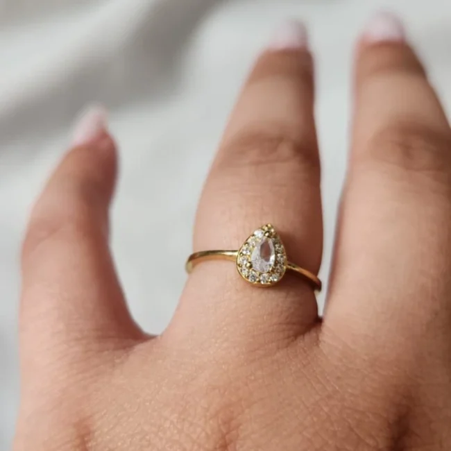 Anel Solitário de Moedas Antigas Bella Gota